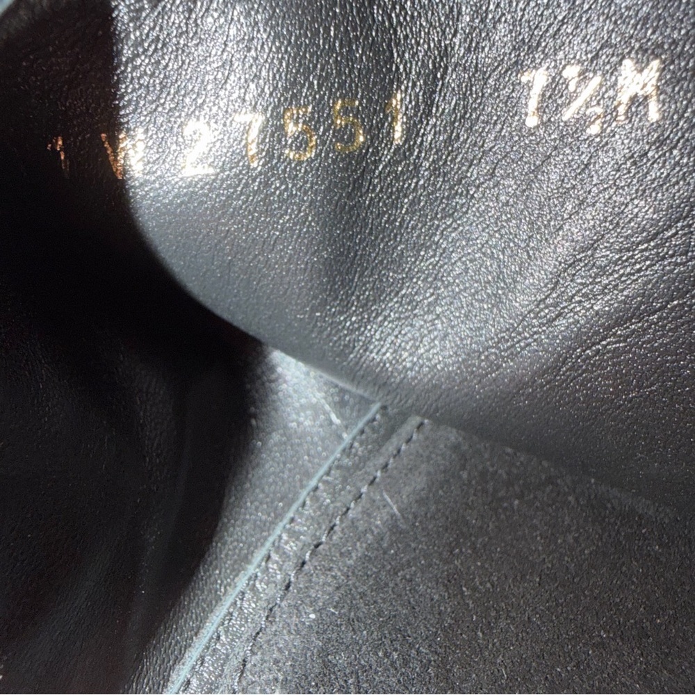 Stuart Weitzman Britain Black Buckle Suede Bootie Size 7.5 NWOB - Picture 7 of 7